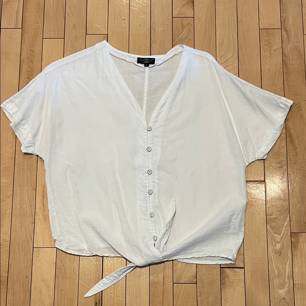 Velvet Heart Size Small White Button-Down Tie-Front Top